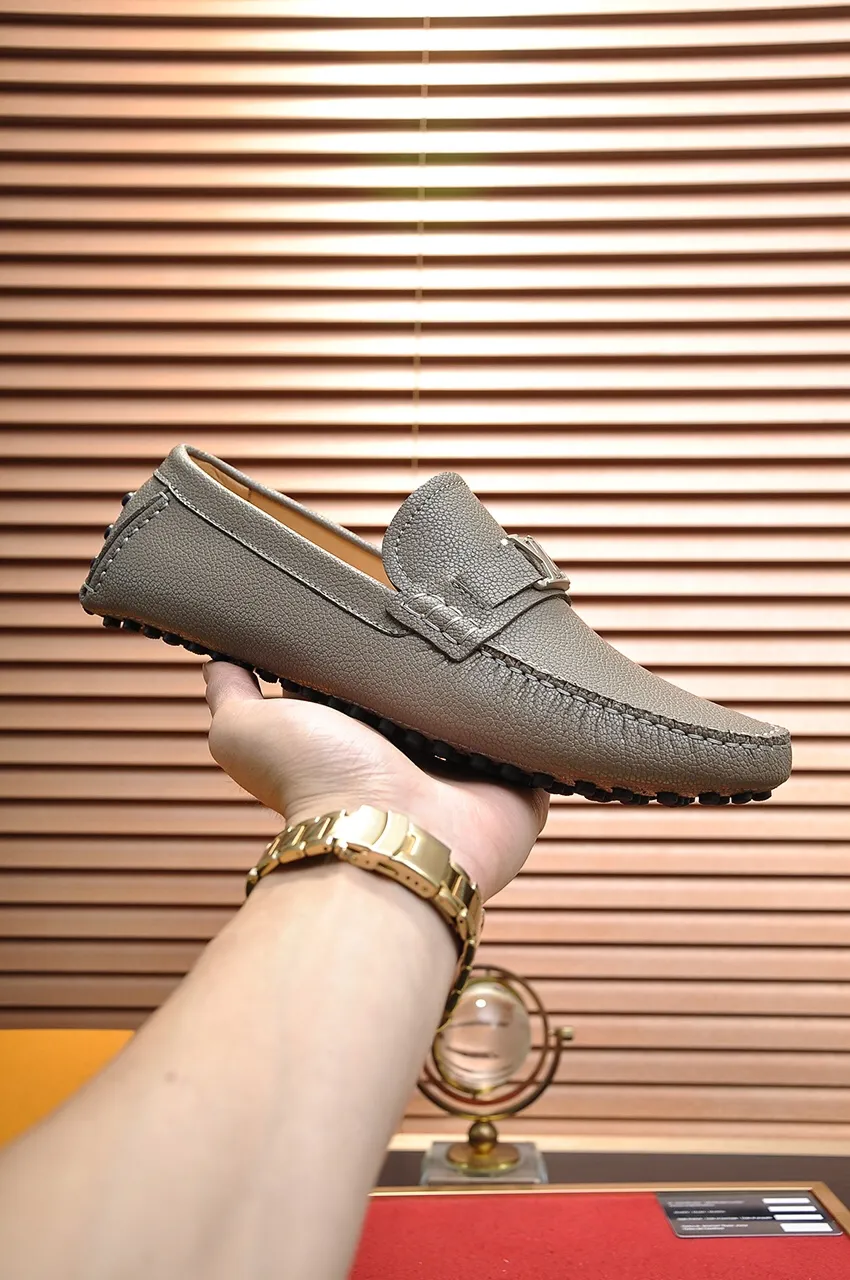 Men's men's shoes 💰420💶 [LV Doudou shoes] (water-dyed cowhide lining) new model is on the market, available on the official website. The new Doudou shoes are processed into single-color materials, and the uppers are made of imported horsehide leather. The body of the shoe is fully hemmed with mark thread, and is lined with imported original cowhide leather. The elegant shoe shape is super suitable for all-matching, and the size is 38-44.